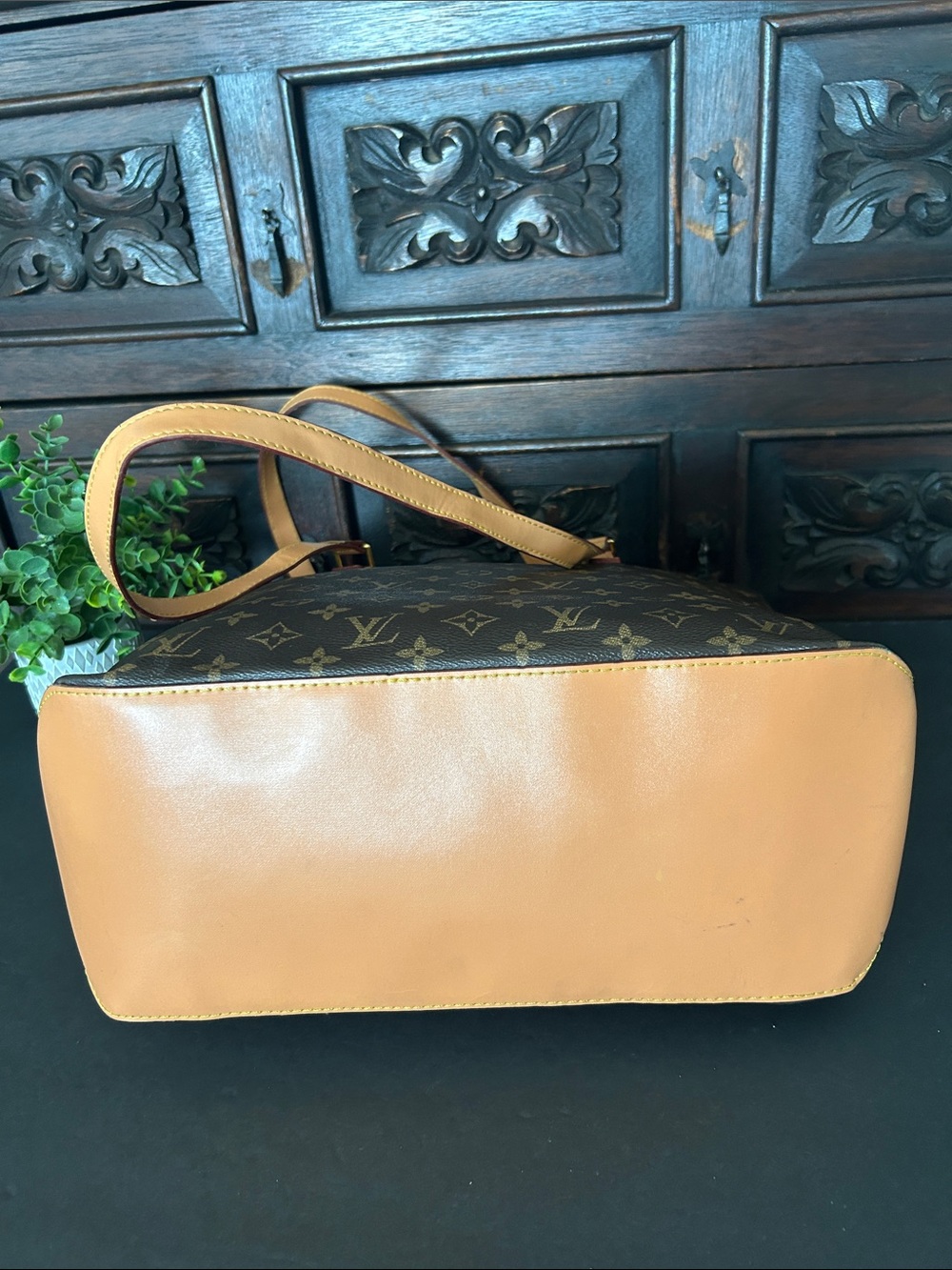 Beautiful Tote in Brown with Tan Straps - Picture 8 of 16